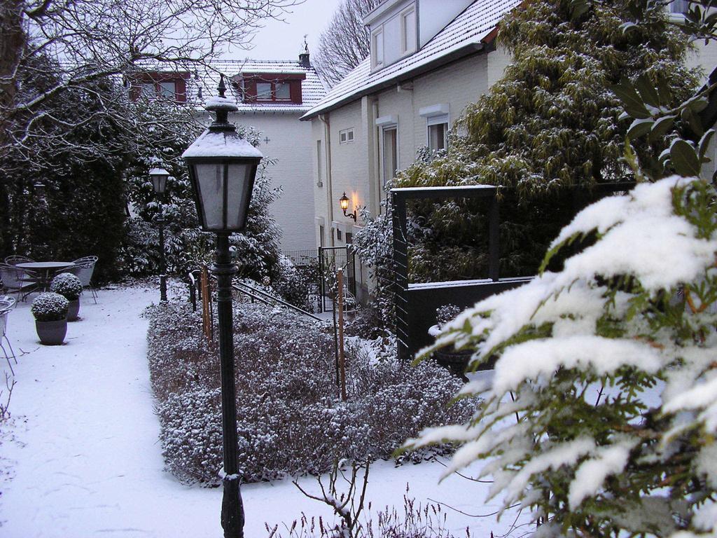 Walnut Lodge Bed & Breakfast Ноорбейк Екстериор снимка