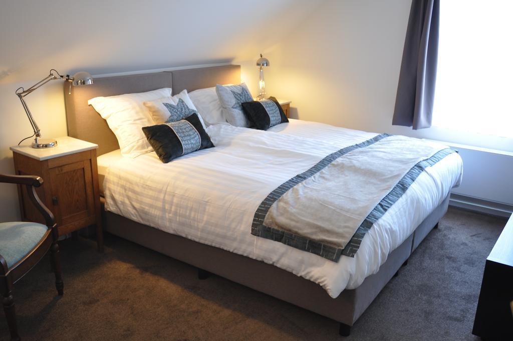 Walnut Lodge Bed & Breakfast Ноорбейк Стая снимка