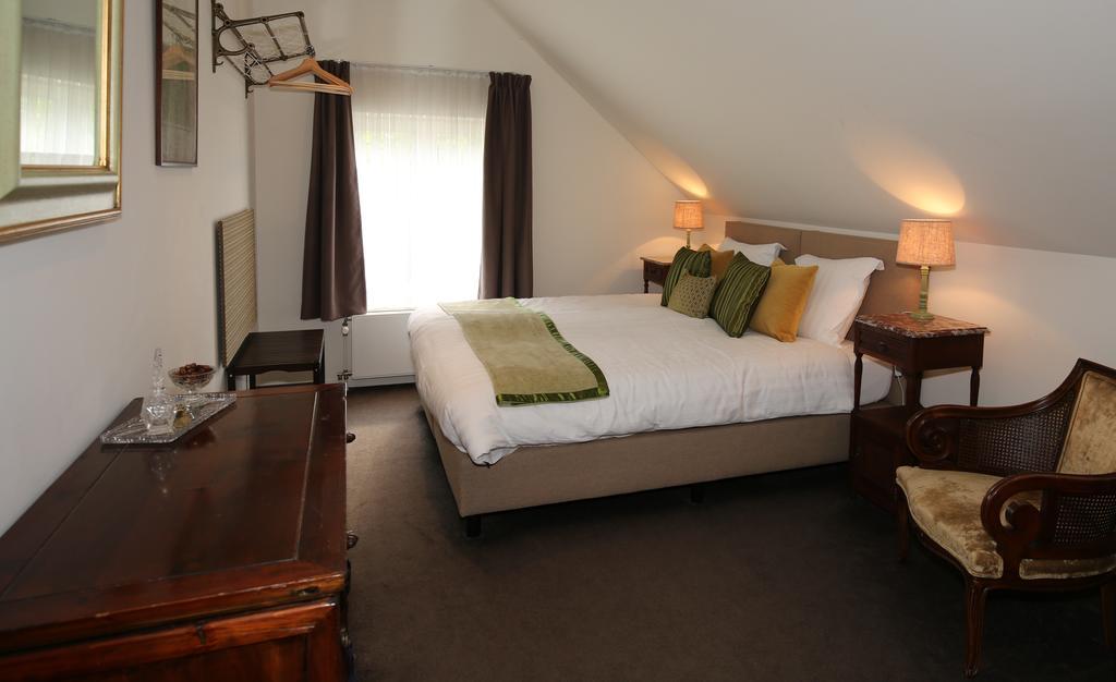 Walnut Lodge Bed & Breakfast Ноорбейк Екстериор снимка